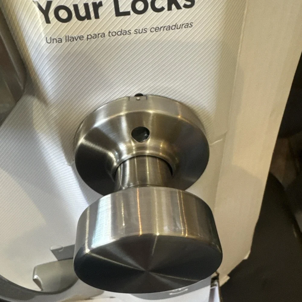 Kwikset‎ Prague Satin Nickel Entry Door Handleset Round Pismo Knob 98180-025